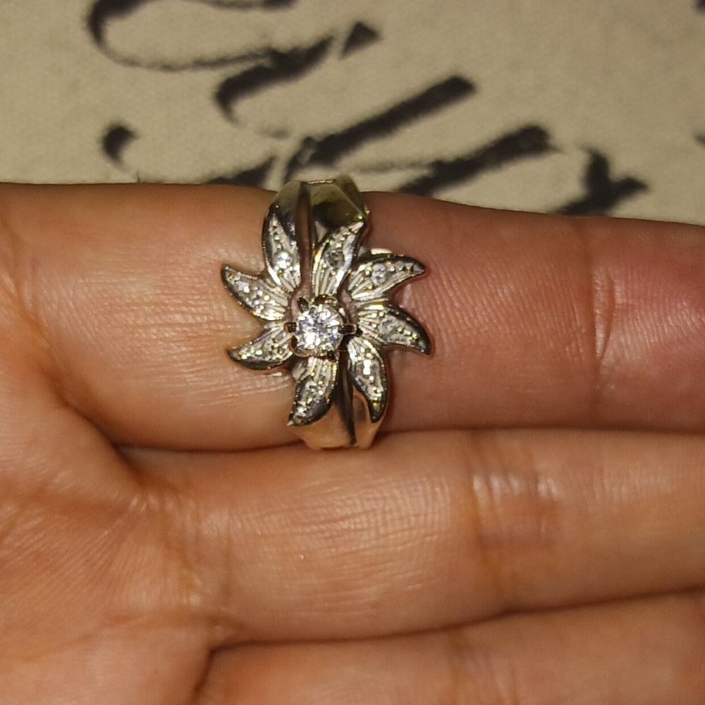STUNNING VINTAGE ENGAGEMENT RING 😍💍💎💝💖 - Picture 3 of 17
